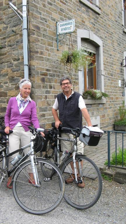Les Vieilles Pierres Bed & Breakfast Comblain-au-Pont Room photo